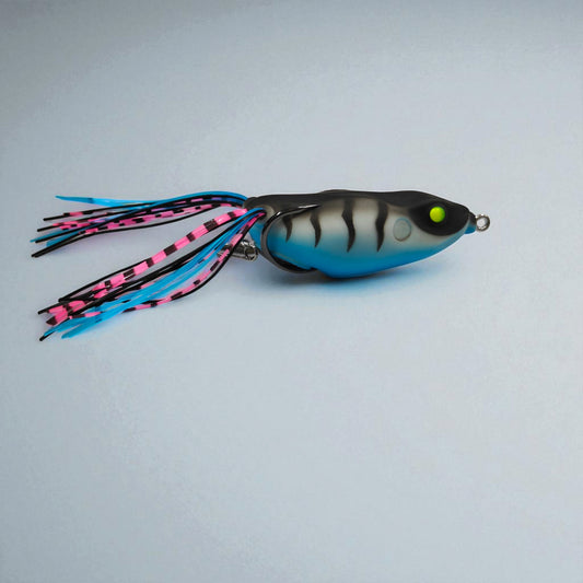 Realistic topwater frog fishing lure with double hooks and lifelike 3D eyes – StrikeFrog X-Rattle 7.5cm 22g for snakehead and bass
